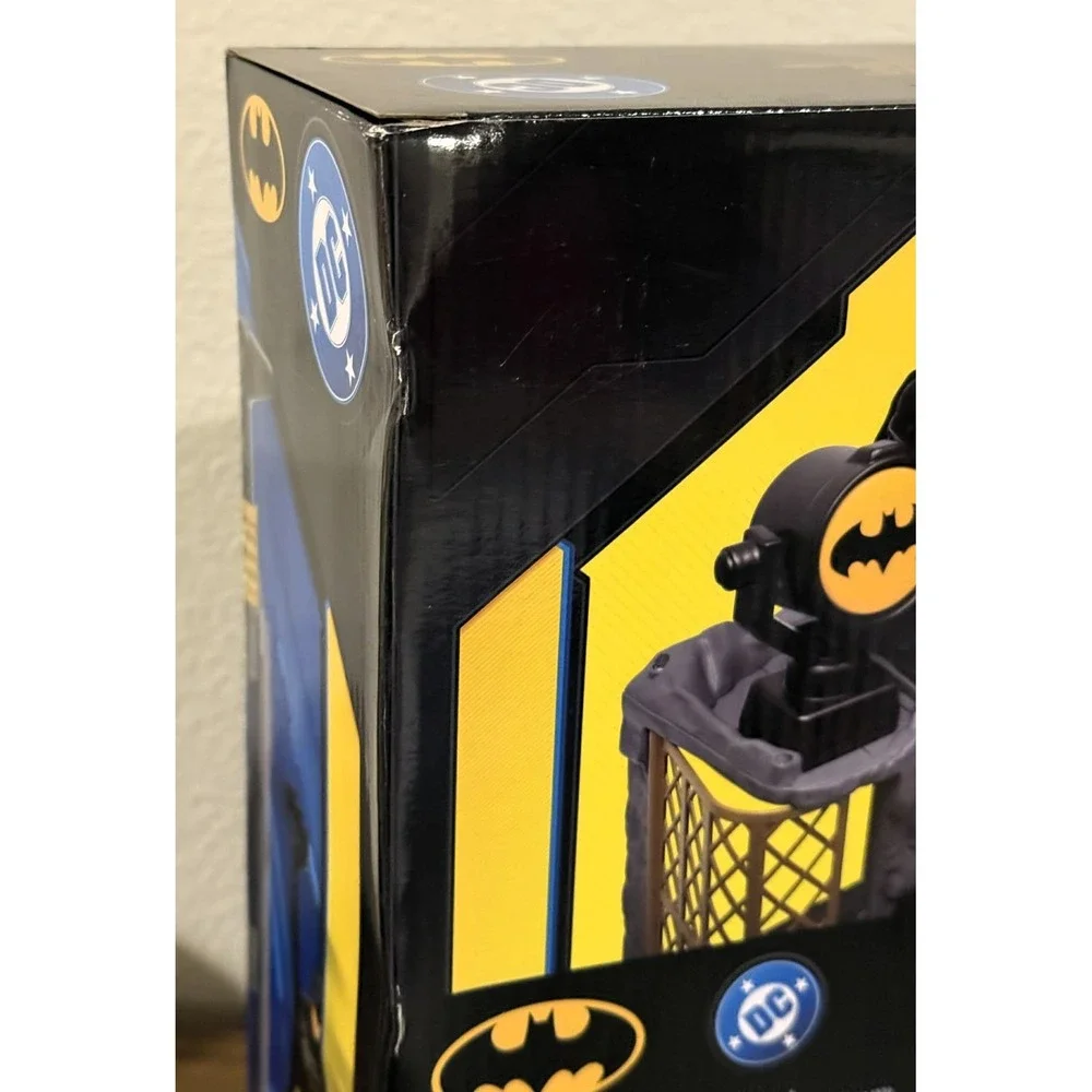 Spin Master DC Comics Batman Batcave Playset with Batman Action Figure NEW